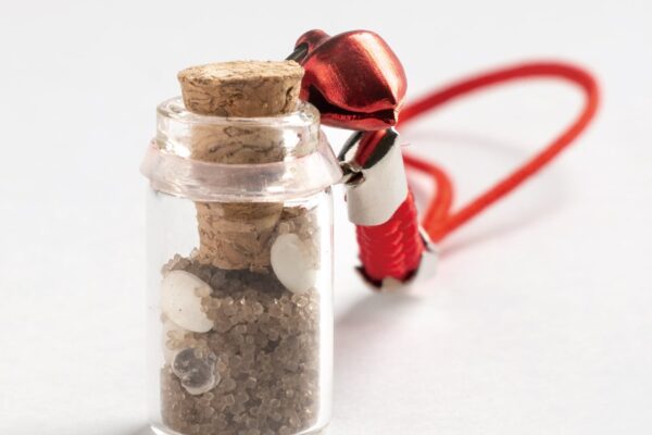 久高島イラブーと燻製塩のお守り